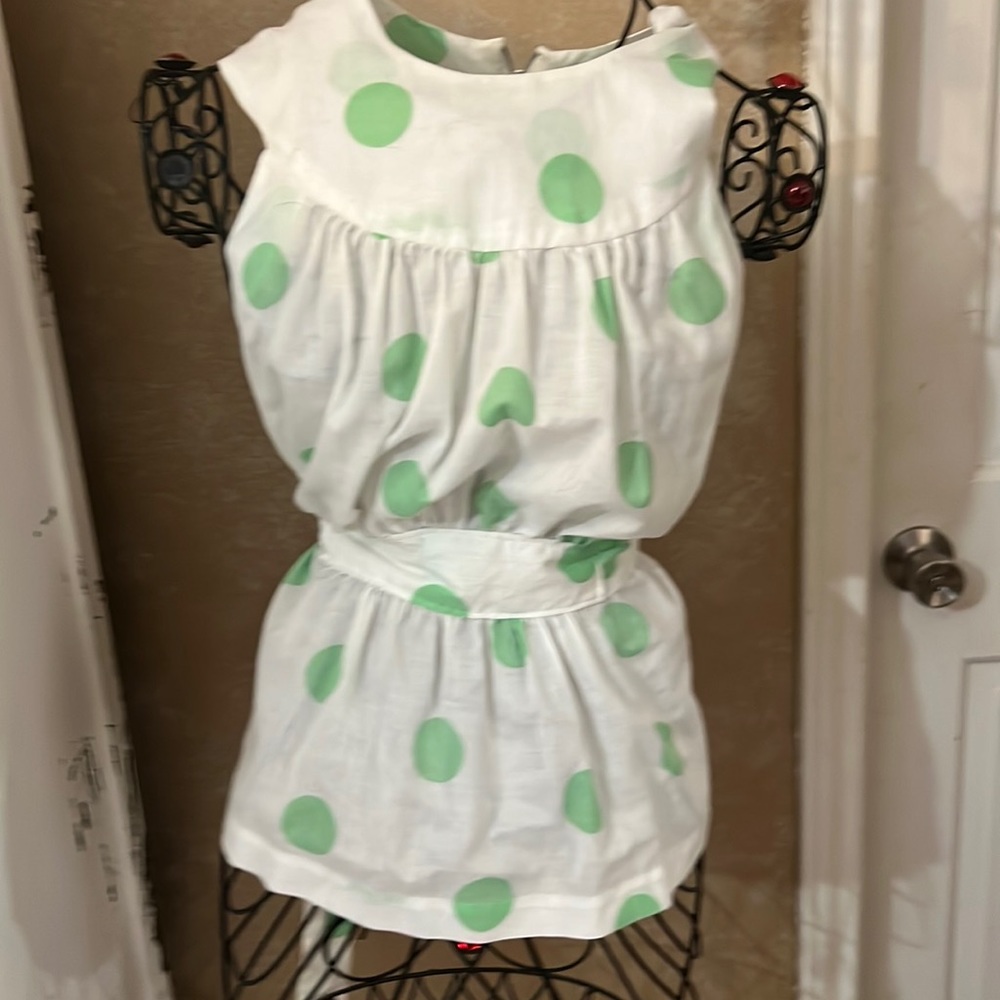 Vintage sleeveless blouse with green polka-dots